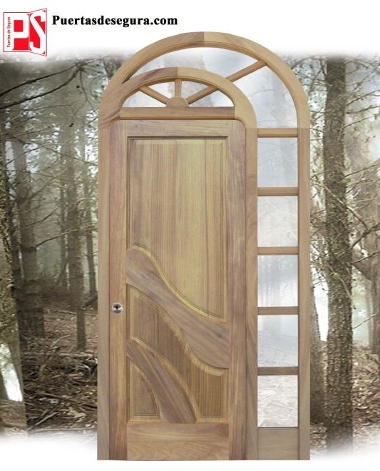 Puerta de entrada de madera maciza de iroko