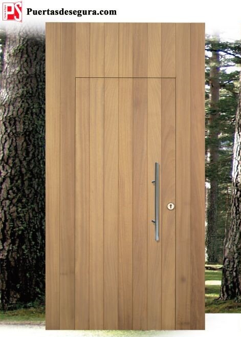 Puerta de entrada de madera maciza de iroko