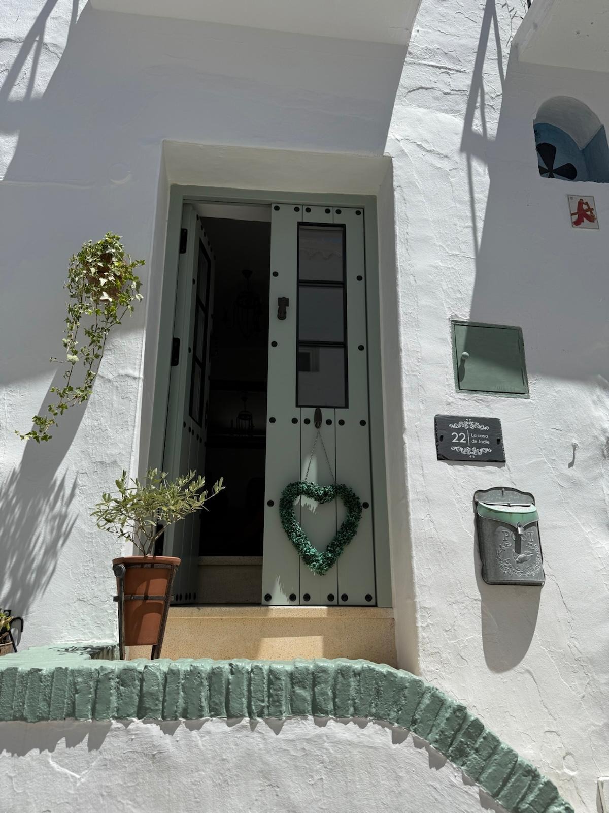 Puerta de entrada de madera maciza de pino