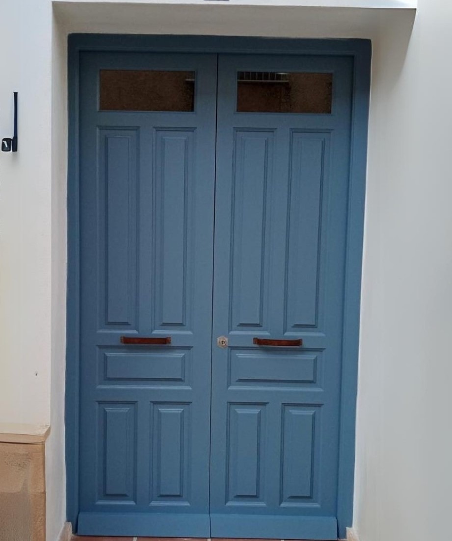 Puerta de entrada de madera maciza de pino